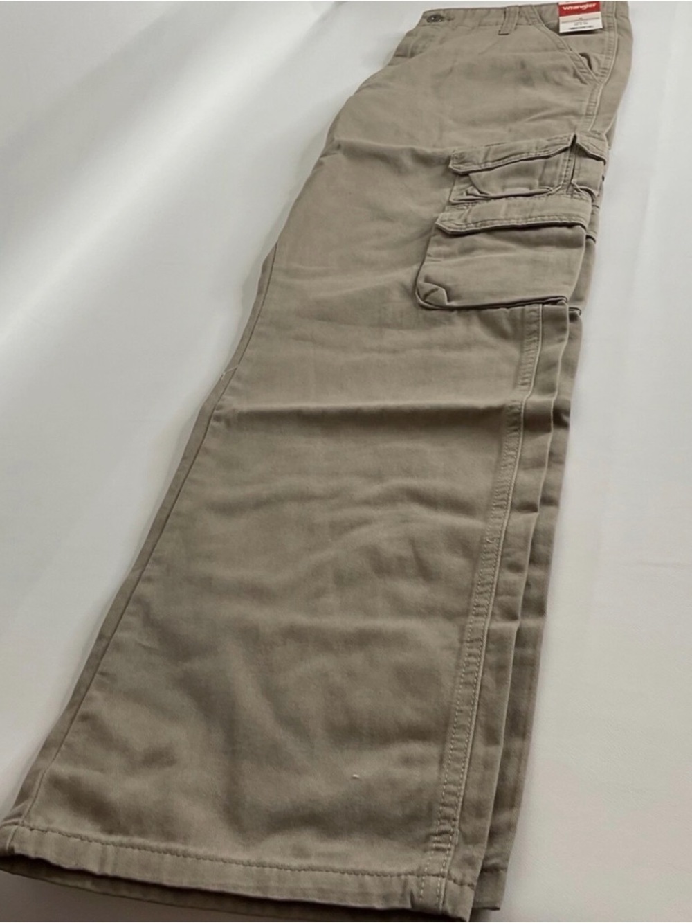 Wrangler Authentic Men’s 100% Cotton Khaki Straight-Leg Cargo Jeans - Picture 4 of 8